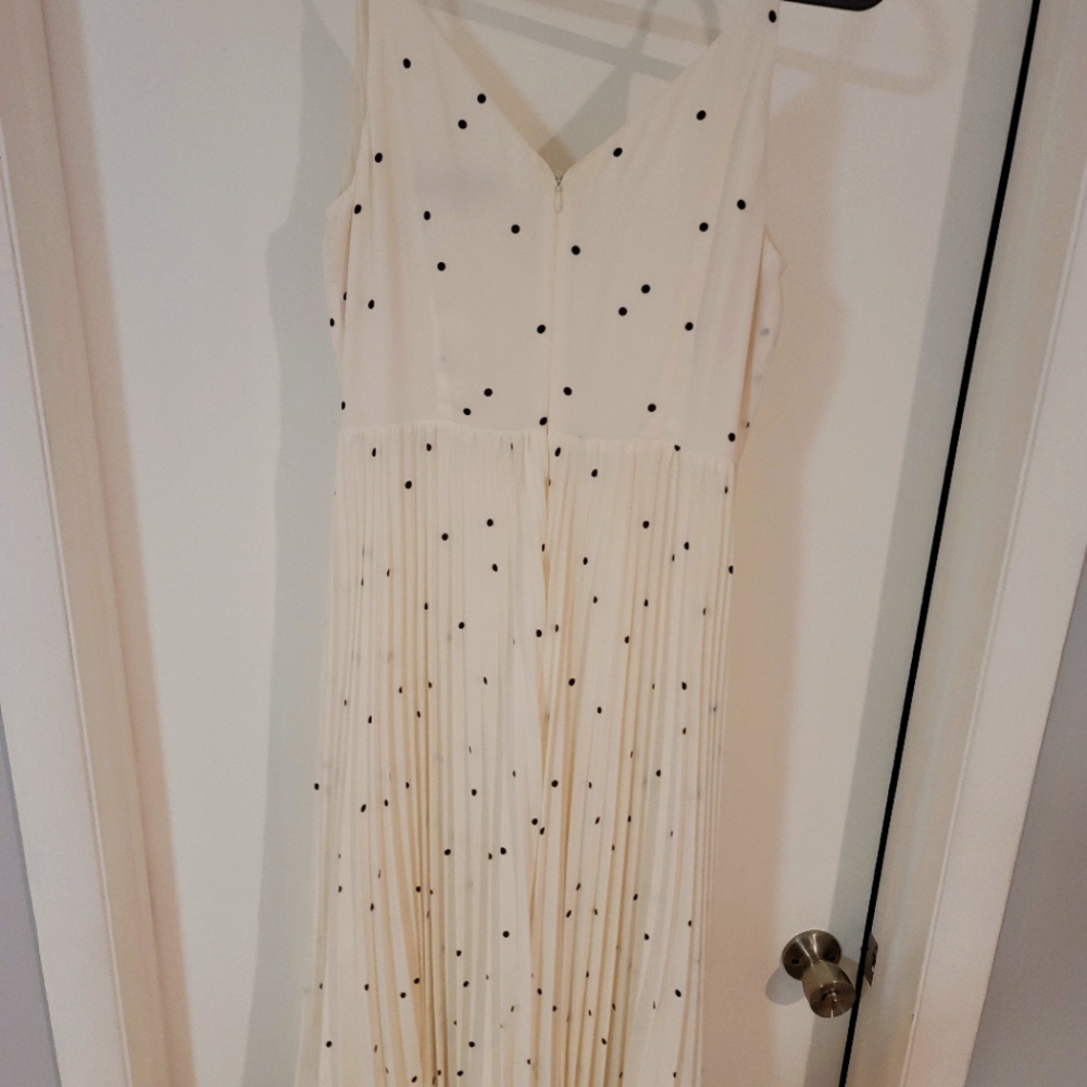 LOFT PLEATED POLKA DOT DRESS, SIZE 6